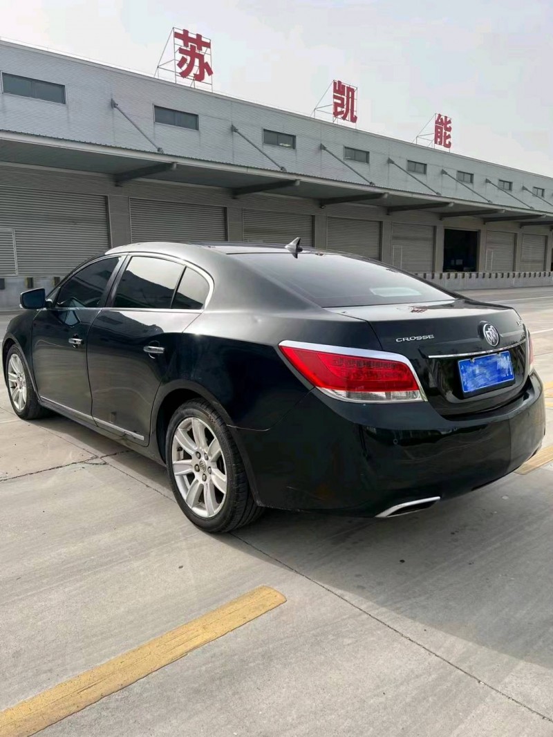 徐州12年别克君越8