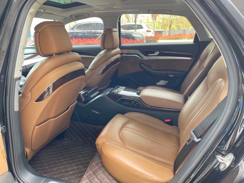 济宁14年奥迪A8L6