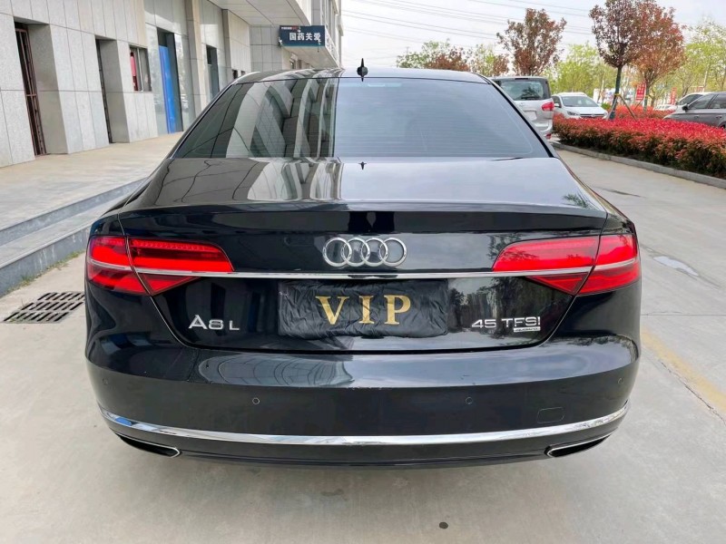 济宁14年奥迪A8L9