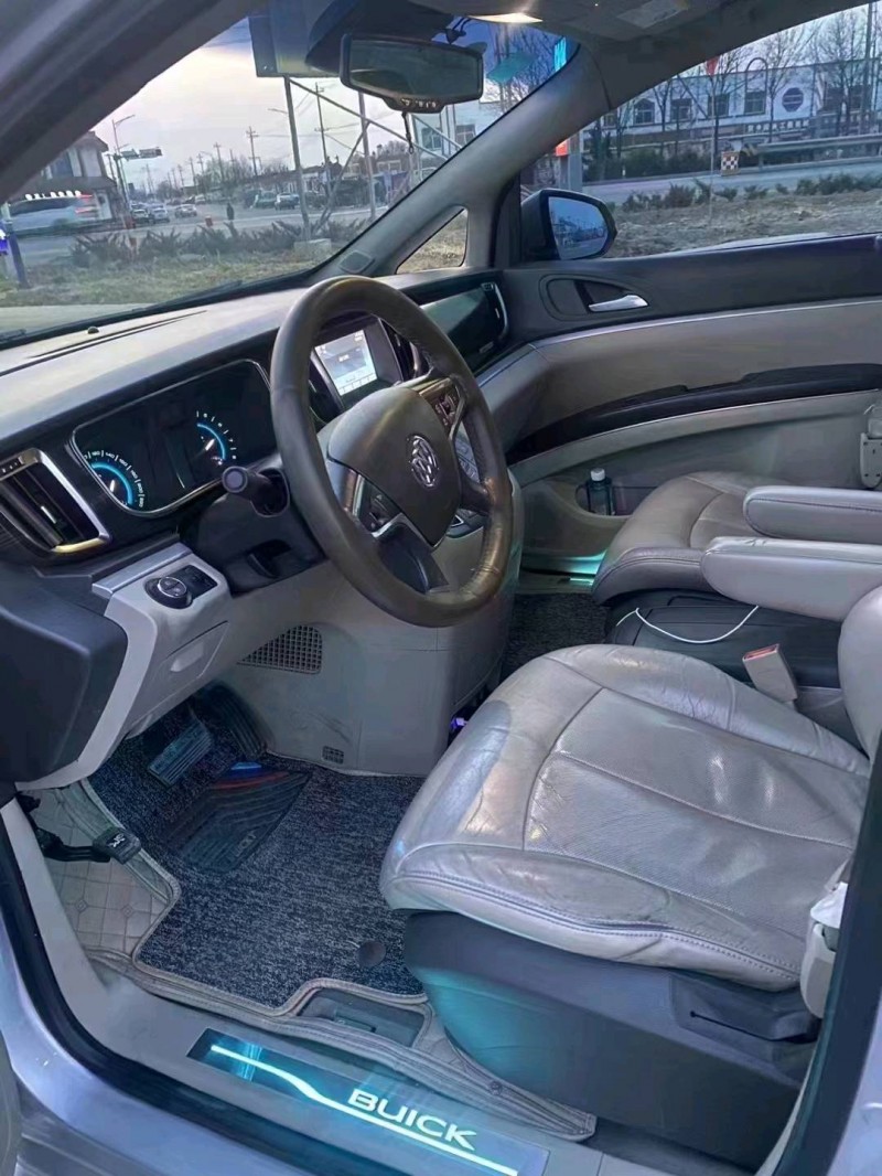 青岛13年别克GL89