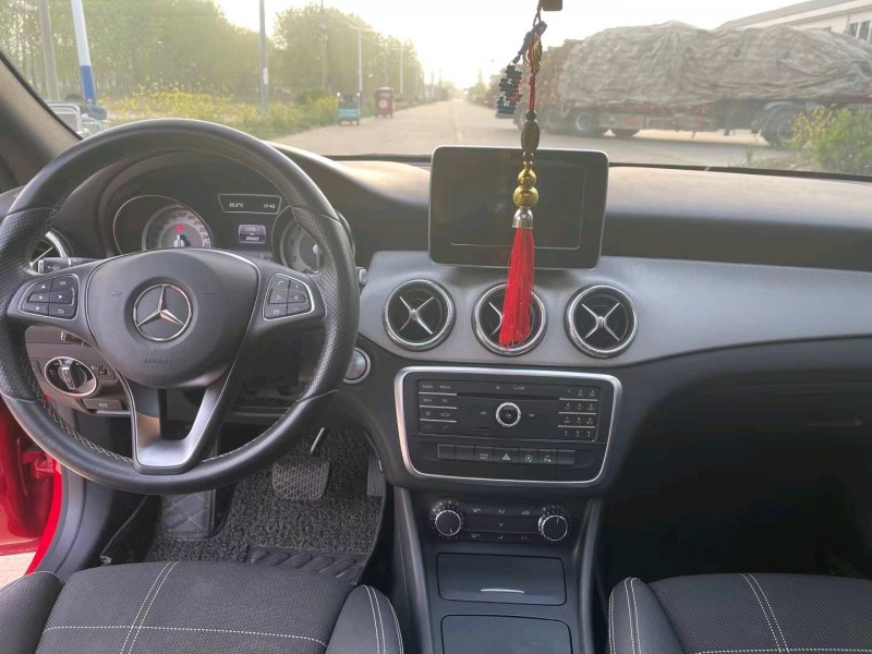 徐州16年奔驰GLA5