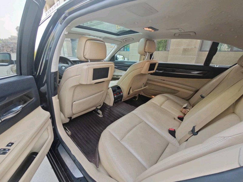 济南11年宝马7系6