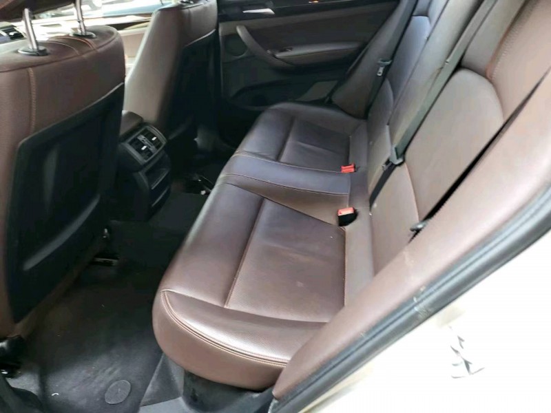 济南17年宝马X43