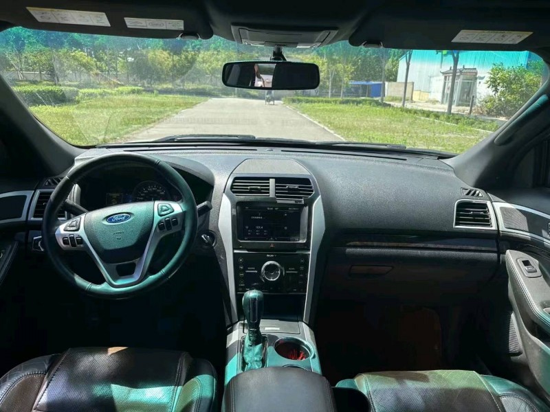 青岛13年福特探险者2