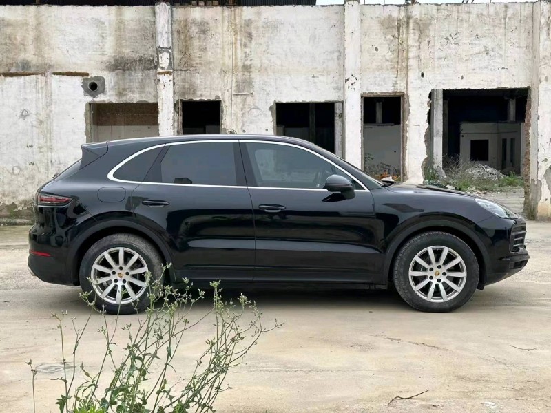 平顶山21年保时捷卡宴9