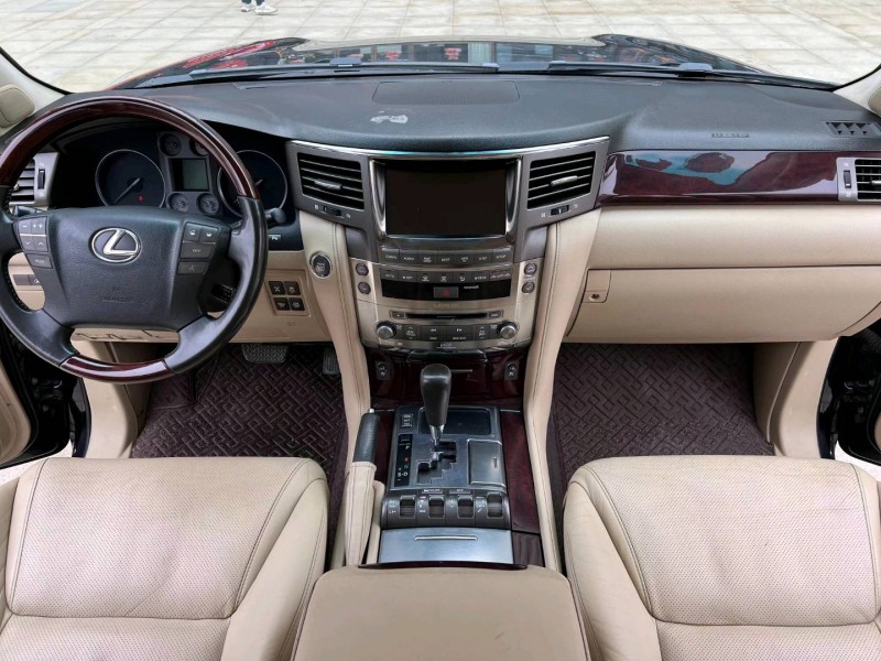 青岛11年雷克萨斯LX8