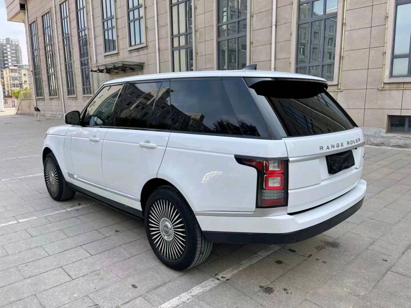 青岛17年路虎揽胜行政9