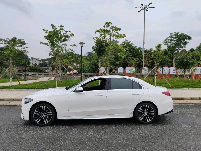 广州22年奔驰C8