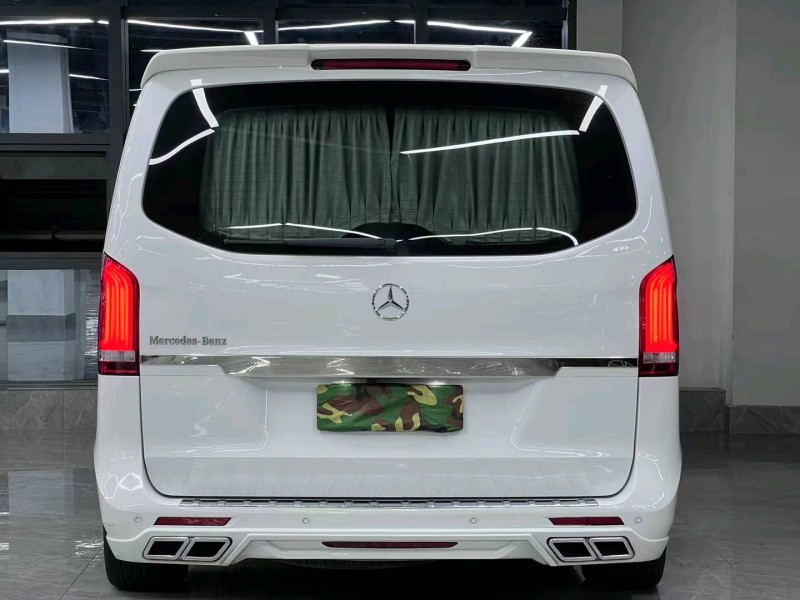 广州19年奔驰威霆9