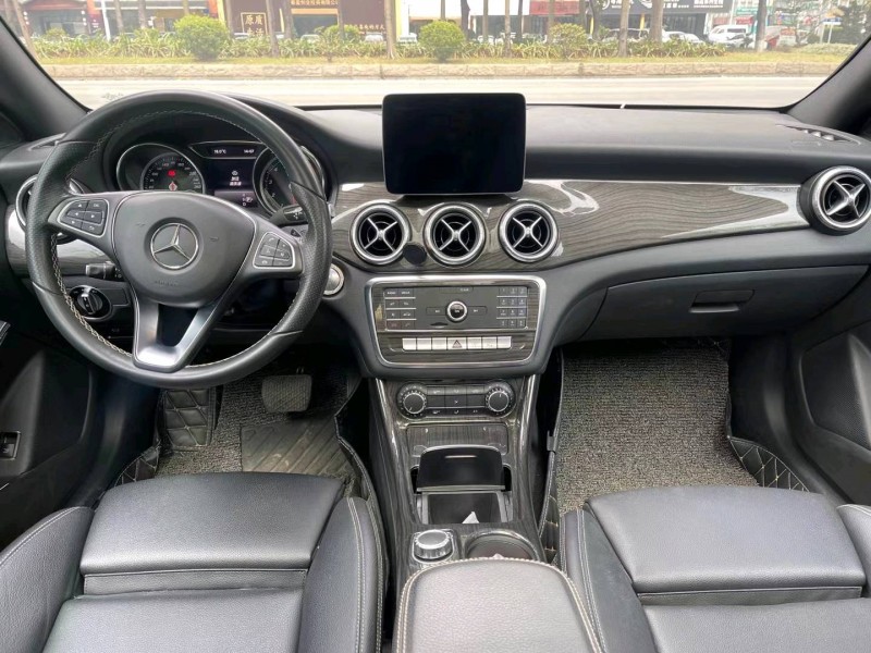 东莞18年奔驰CLA4