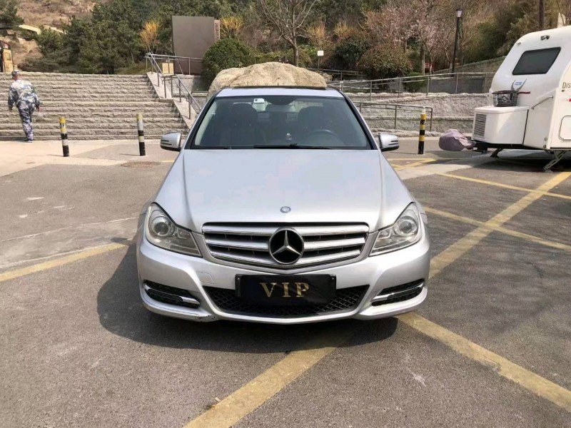 青岛13年奔驰C1