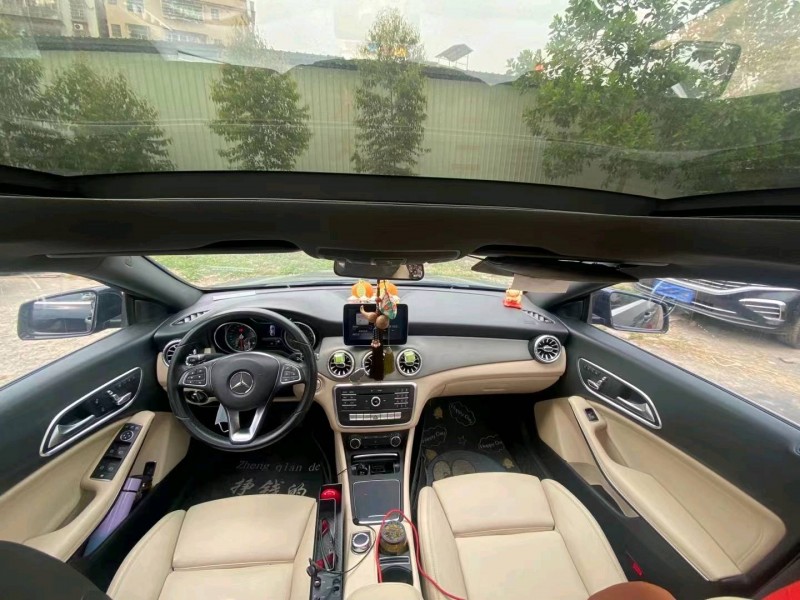 广州17年奔驰CLA9