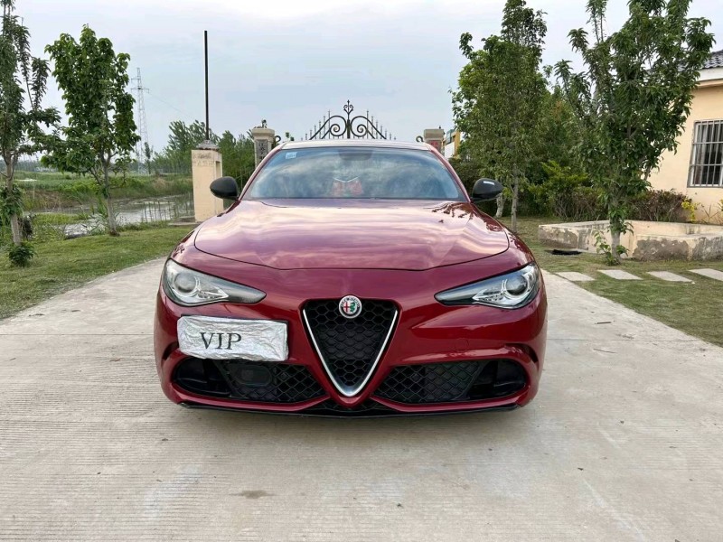 徐州17年阿尔法·罗密欧Giulia1