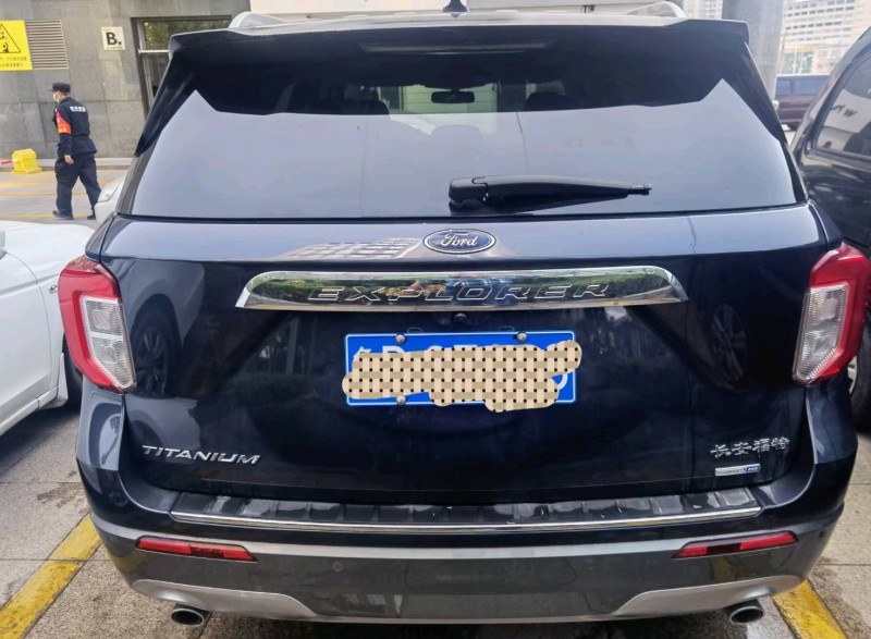 青岛21年福特探险者6