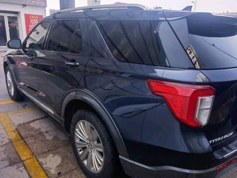 青岛21年福特探险者8