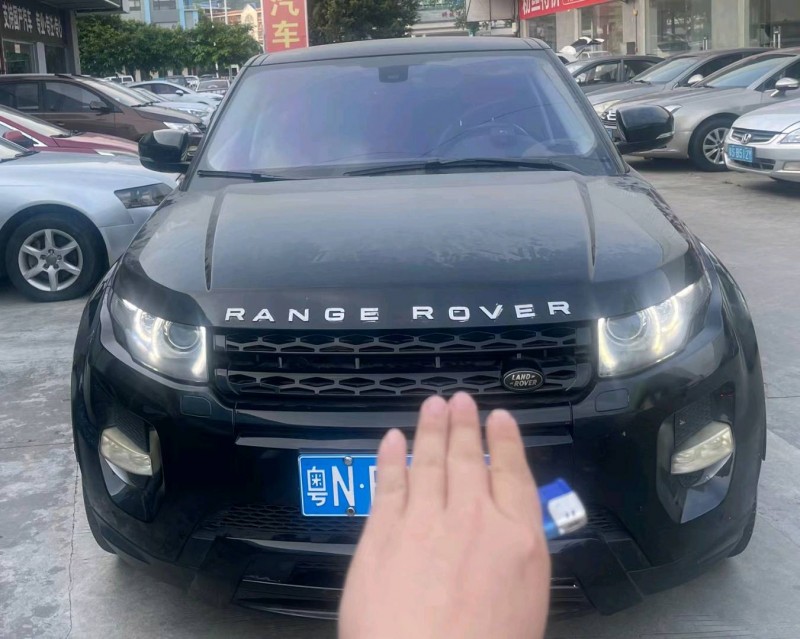 广州13年路虎极光1