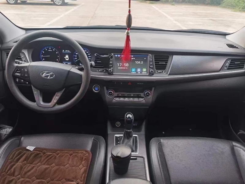 徐州19年现代名图8