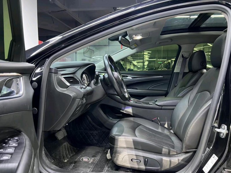 东莞21年别克君越8