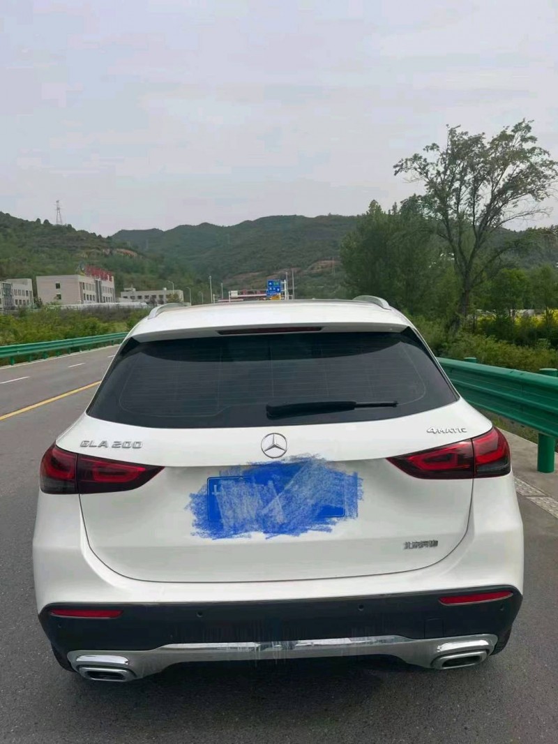 重庆21年奔驰GLA8