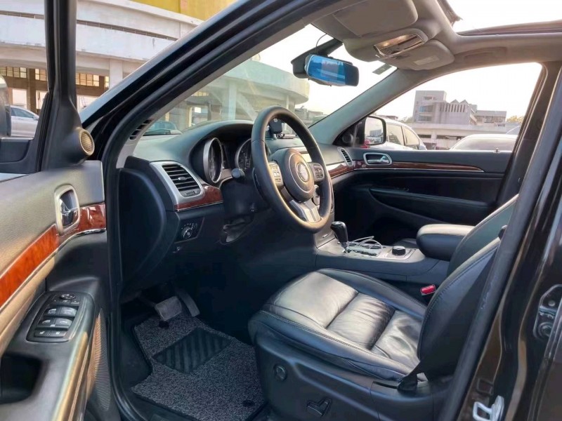 东莞12年Jeep大切诺基4