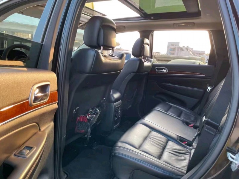 东莞12年Jeep大切诺基6