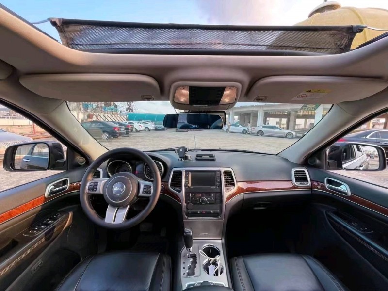 东莞12年Jeep大切诺基5