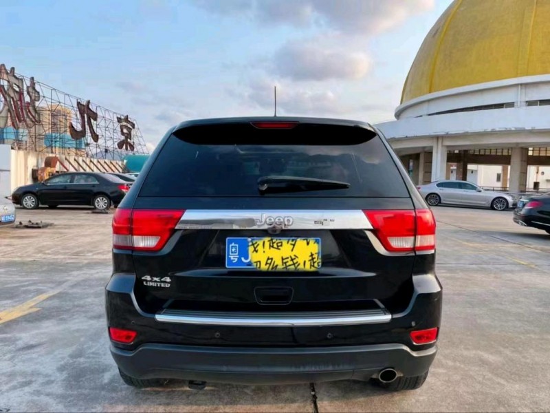东莞12年Jeep大切诺基9