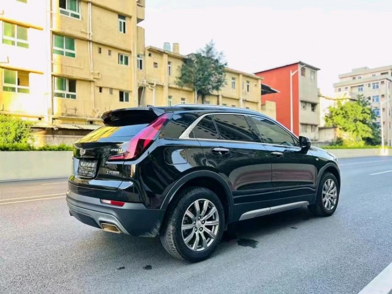 东莞20年凯迪拉克XT47