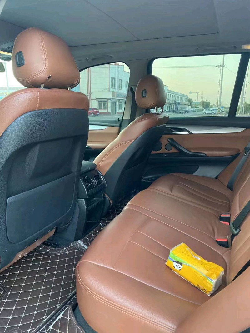 济南19年宝马X54