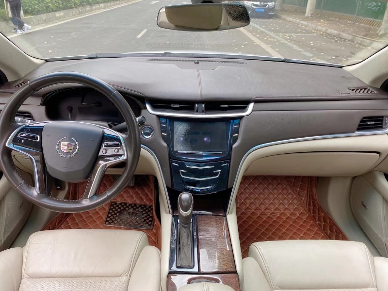 成都14年凯迪拉克XTS8