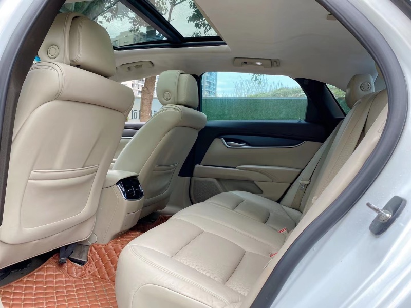 成都14年凯迪拉克XTS10