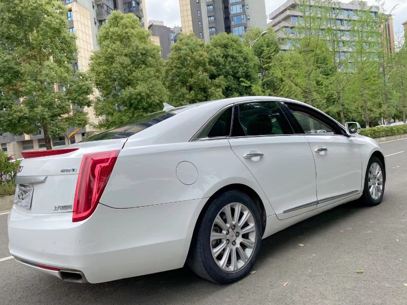 成都14年凯迪拉克XTS16