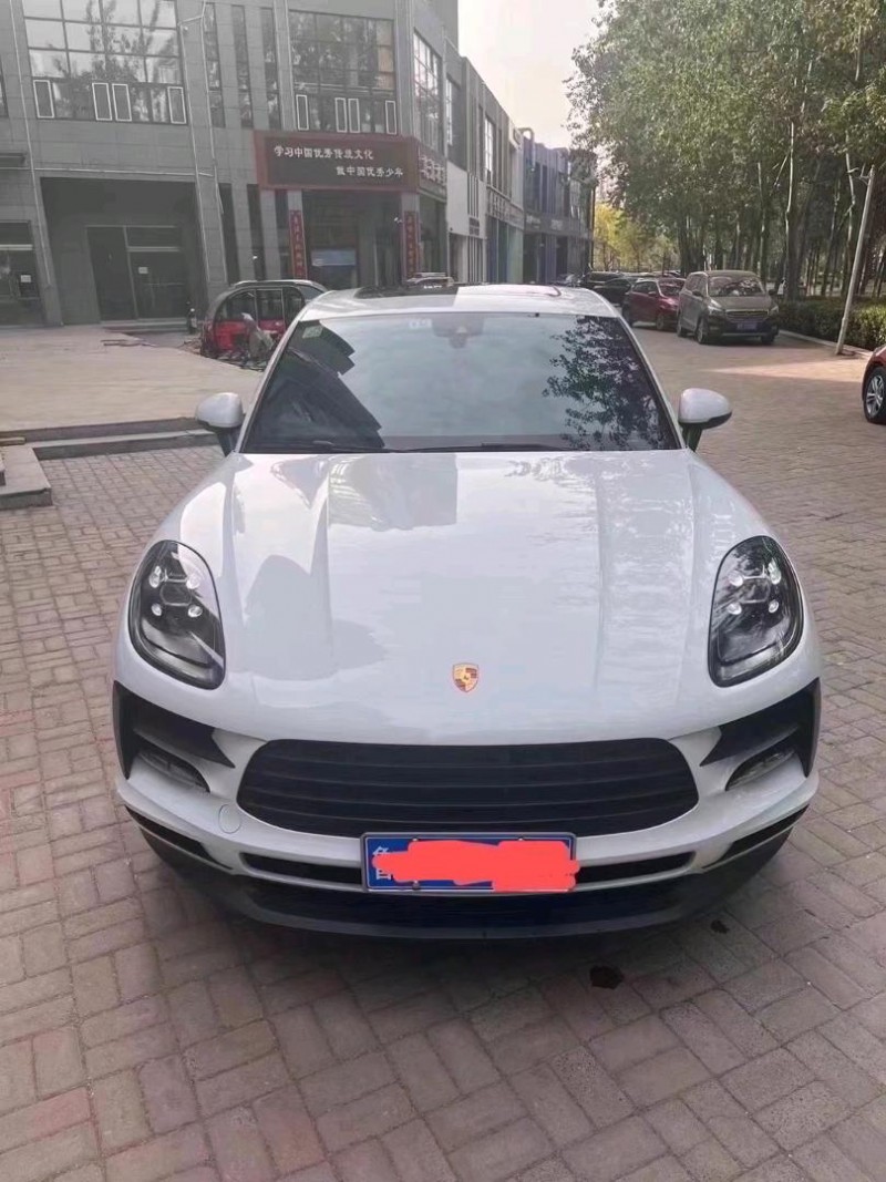 青岛19年保时捷Macan1