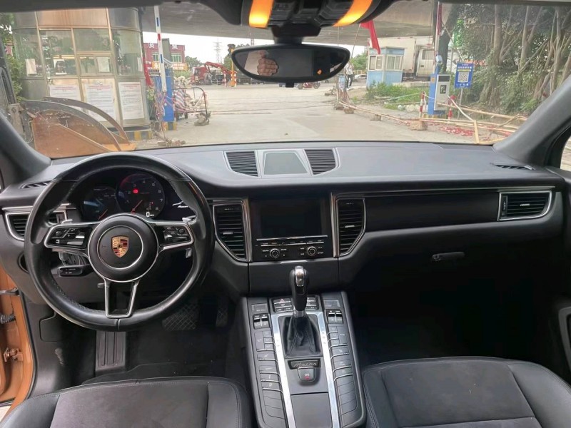 广州15年保时捷Macan4