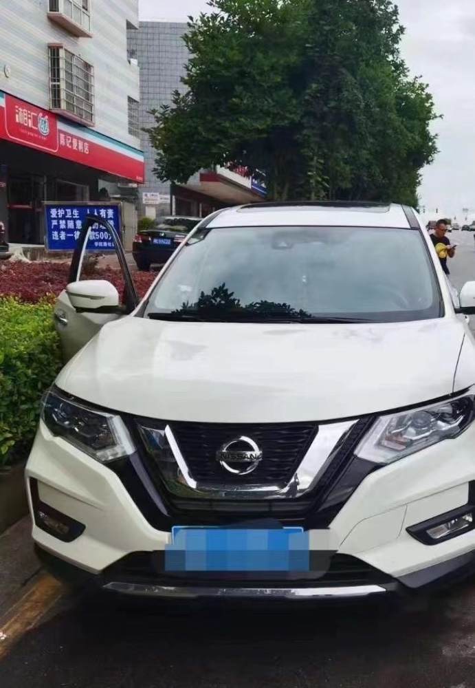 东营21年日产奇骏1