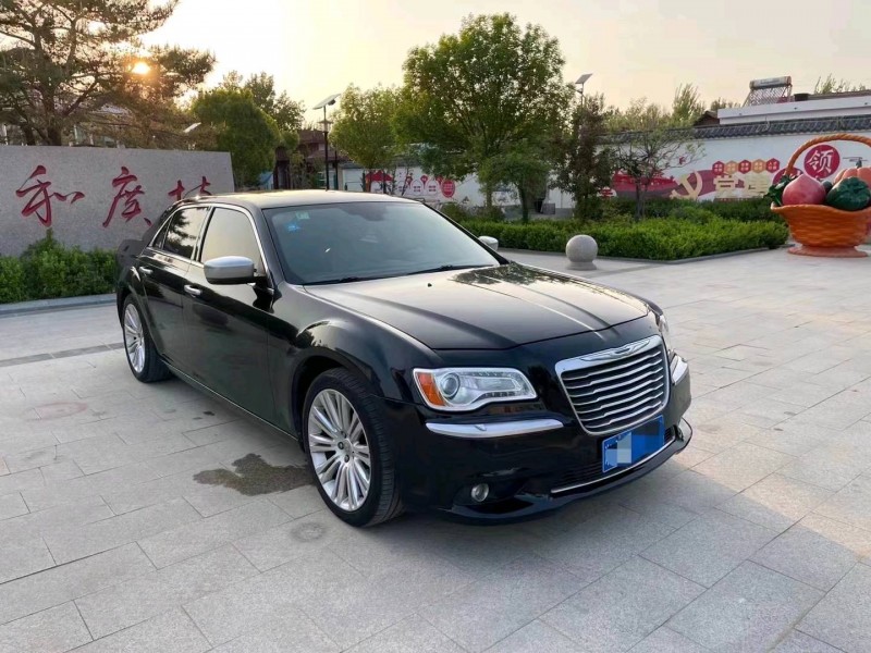 青岛13年克莱斯勒300C3