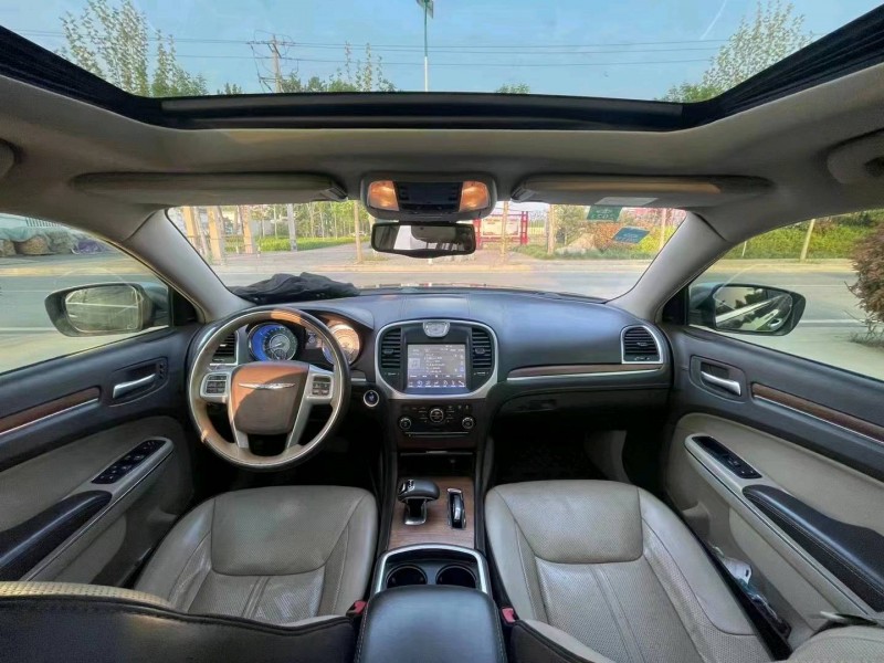 青岛13年克莱斯勒300C7