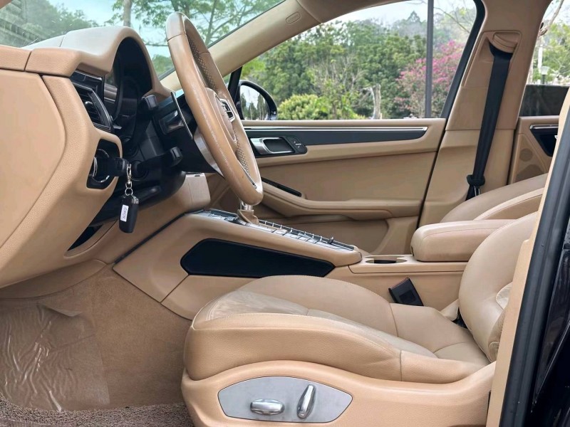 东莞15年保时捷Macan8