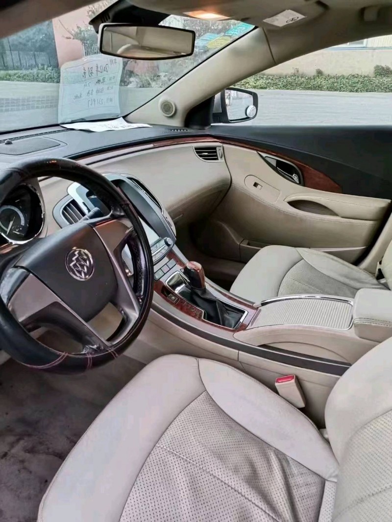 沈阳12年别克君越8