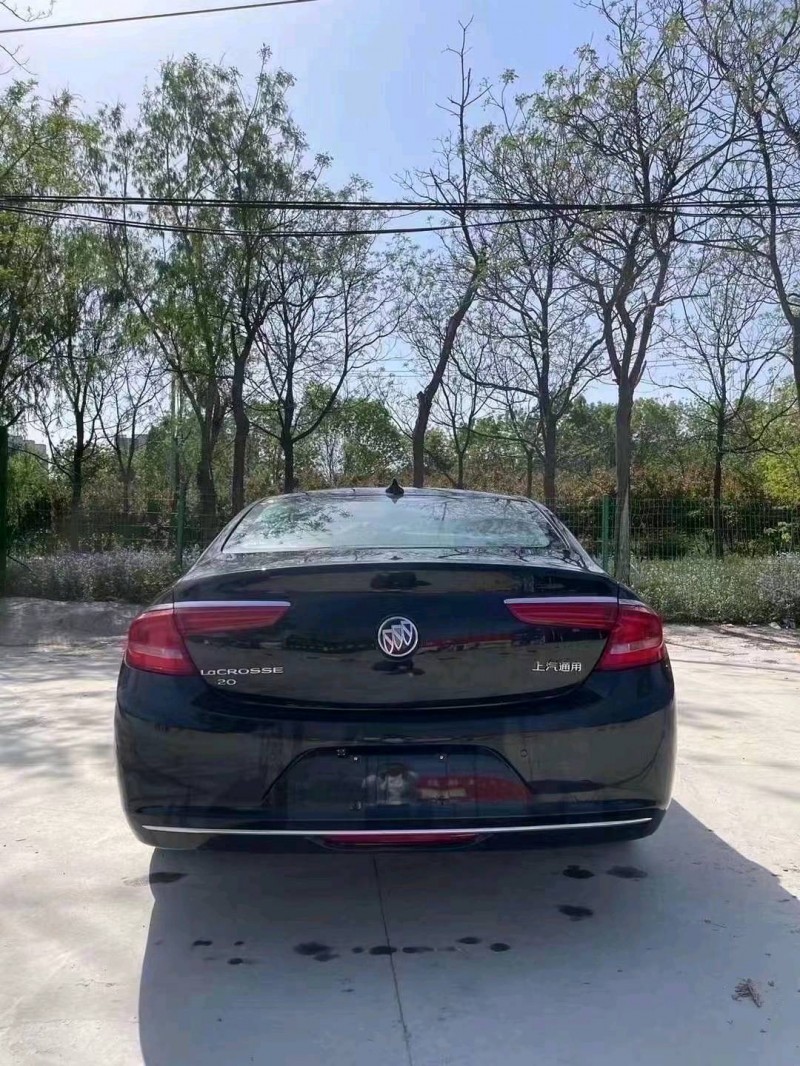 青岛18年别克君越7