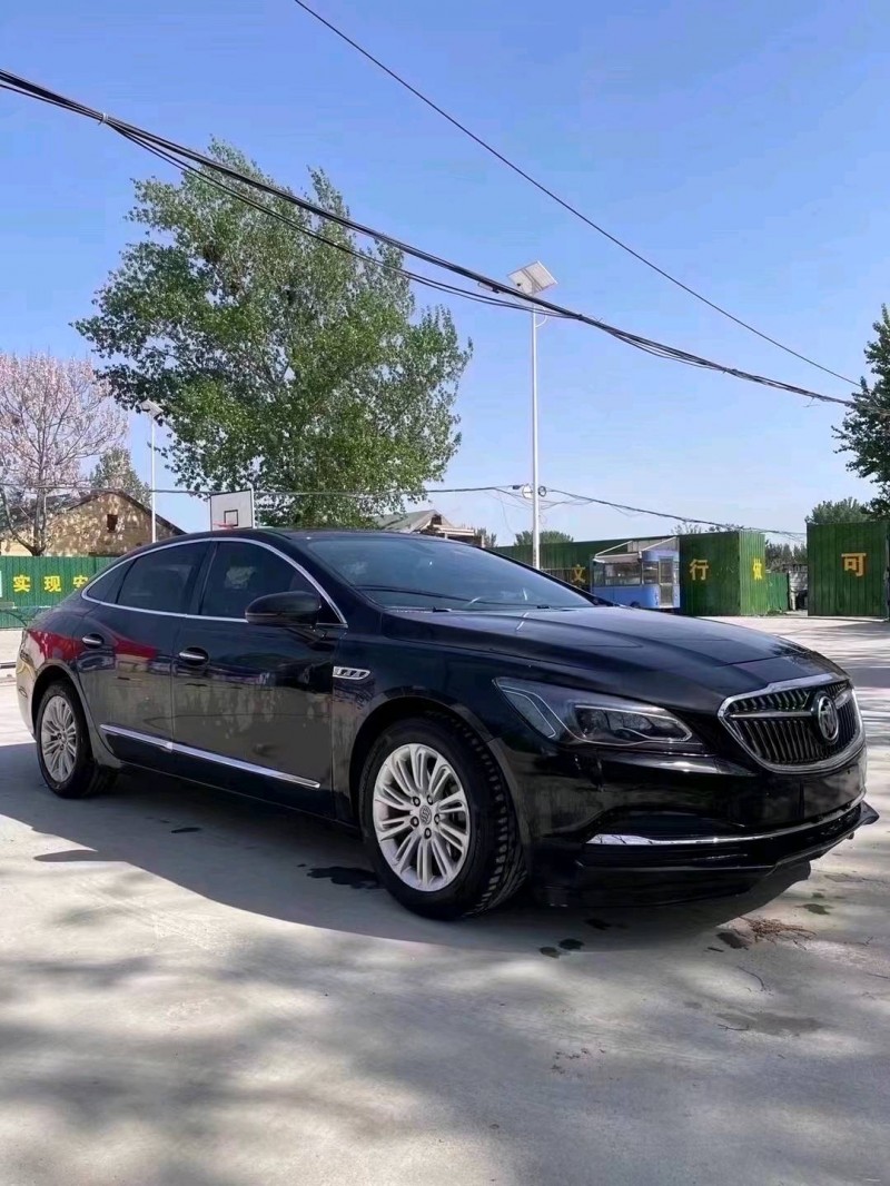 青岛18年别克君越8