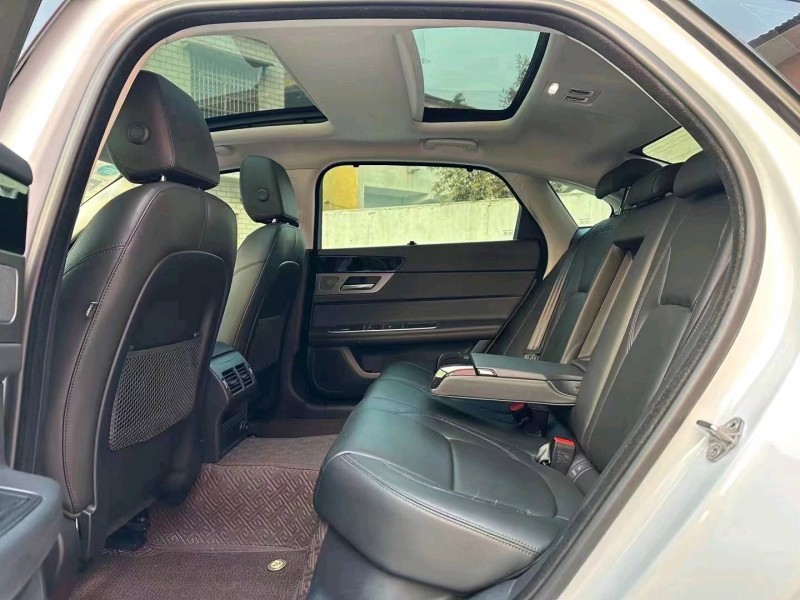 济宁20年捷豹XFL4