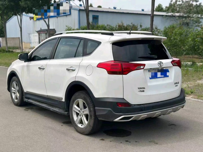 青岛14年丰田RAV4荣放8
