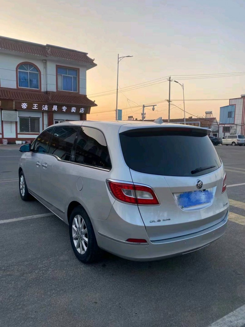 淄博11年别克GL87