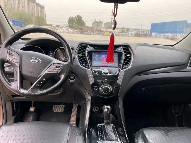 潍坊14年现代新胜达5