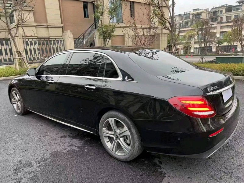 重庆18年奔驰E6