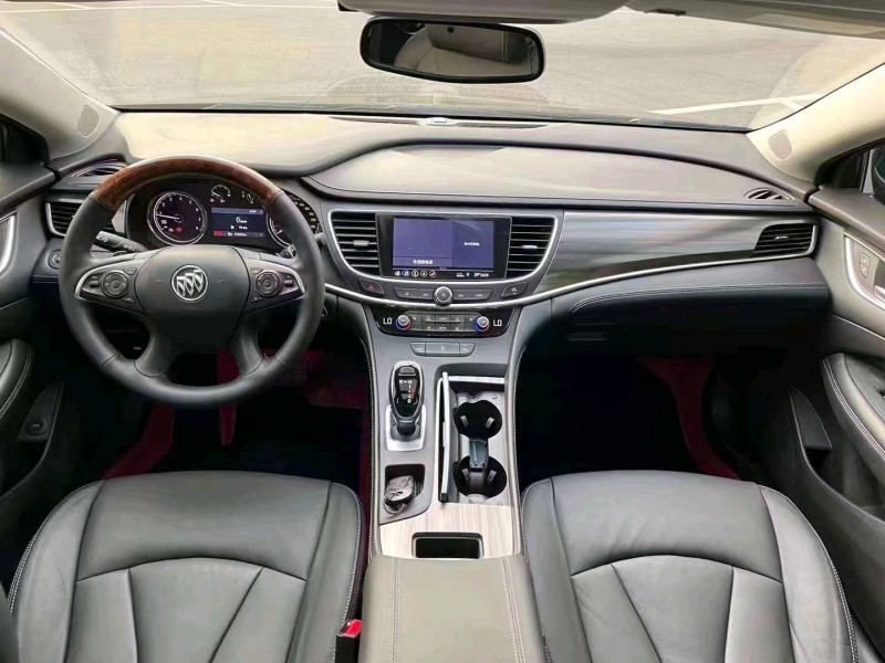 武汉20年别克君越8