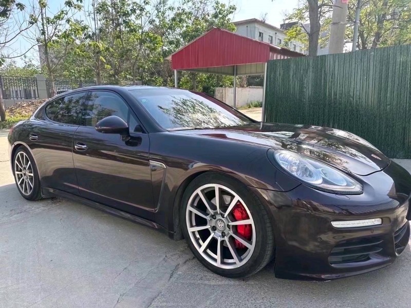 保定14年保时捷帕拉梅拉2