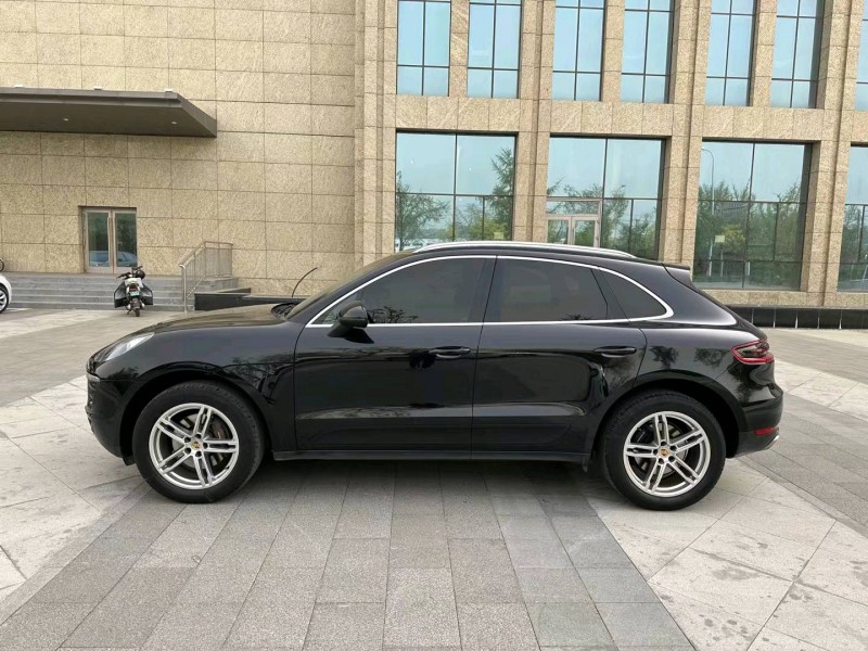 廊坊14年保时捷Macan4