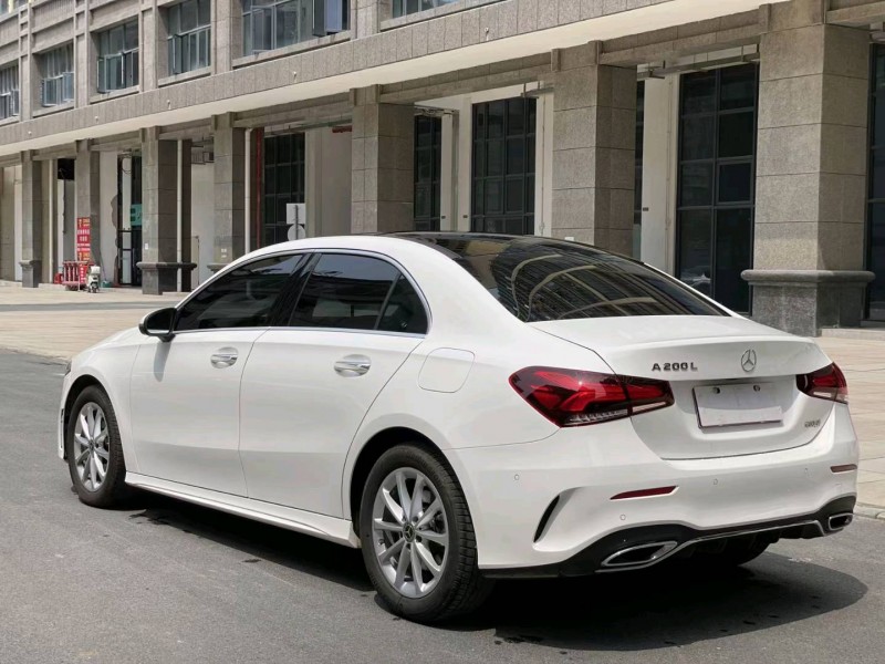 广州22年奔驰A8